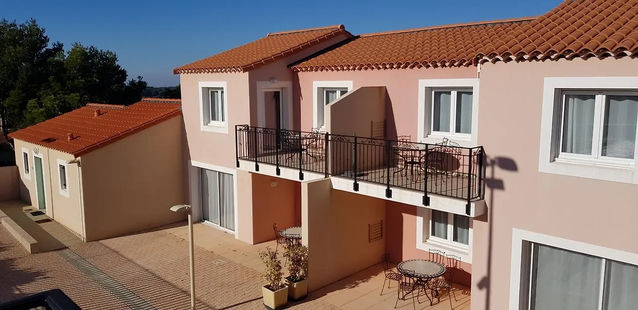 Residence de Tourisme la Provence Saint-Mitre-les-Remparts