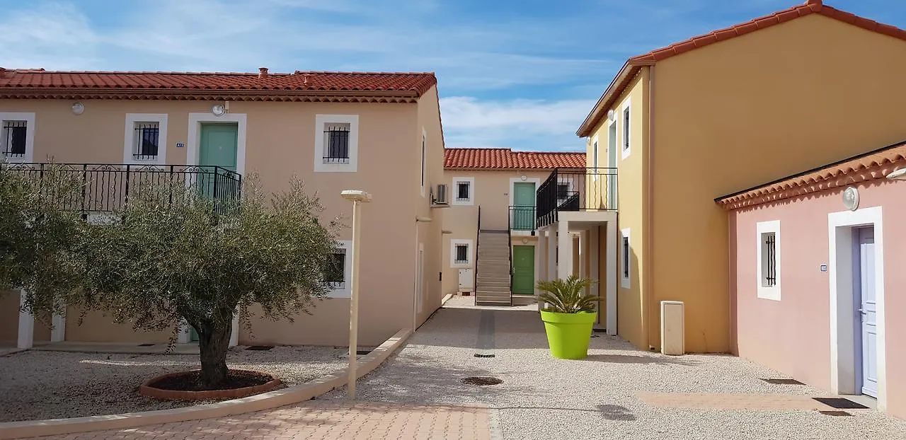 Residence de Tourisme la Provence 3*, Saint-Mitre-les-Remparts